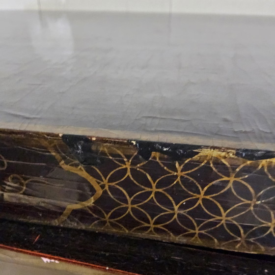 Image 1 of Vintage Chinese kast (rood/goud) traditioneel tafereel bohomian (Aziatische kast) craquelé 