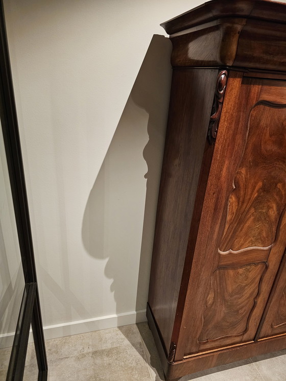 Image 1 of Antiguo armario holandés para ropa blanca con cajones, circa 1800 (transición a Biedermeier), muy buen estado.