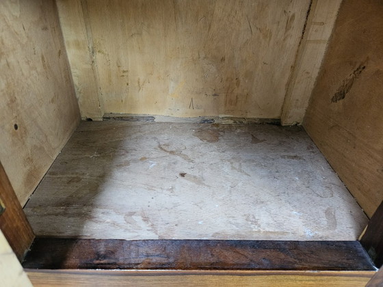 Image 1 of Pair of 1930s Art Deco bedside tables in walnut burl with marble top