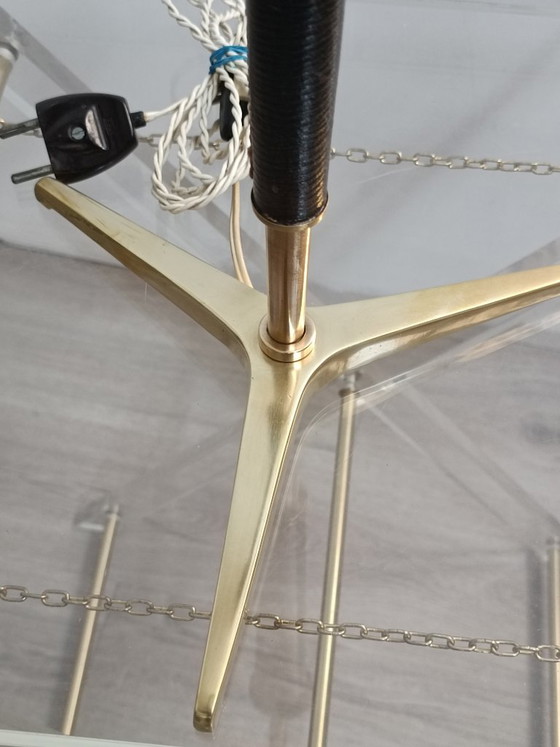 Met leer beklede messing lamp van Jacques Adnet, jaren 1950 – Tafellampen, Leather, Brass (photo 9 of 12)