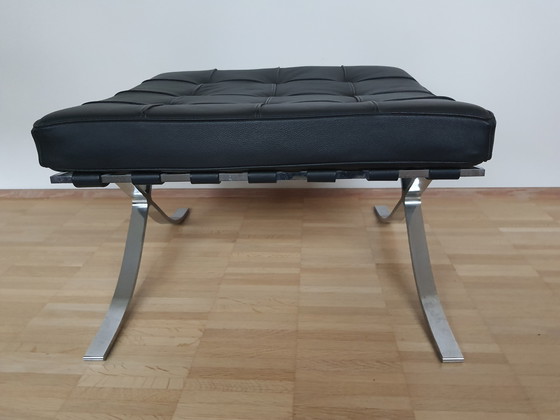 Image 1 of 2 ottoman Barcelona ( design Mies van der Rohe)