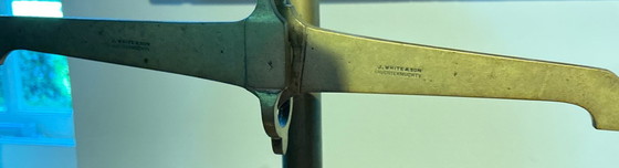 Image 1 of balances en cuivre de magasin d'antiquités