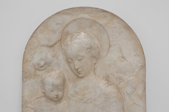 Image 1 of Bajorrelieve en estuco de Virgen con niño de Antonio Rossellino, Italia ca. 1880