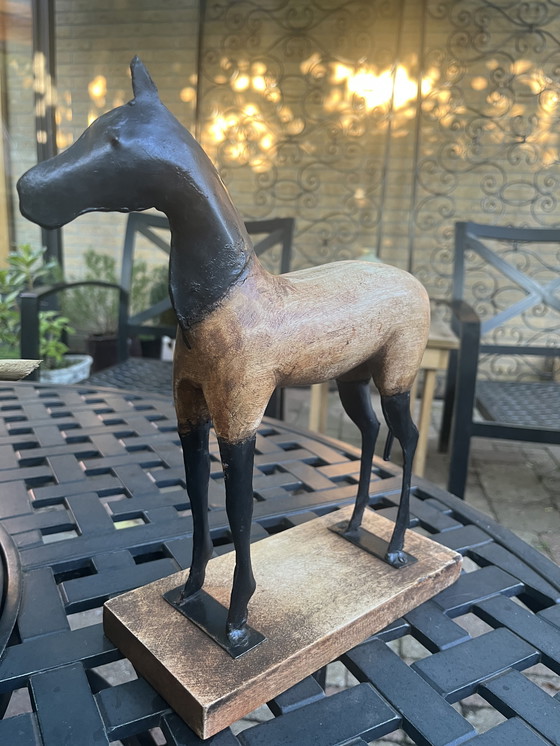 Image 1 of Scultura di cavallo in legno