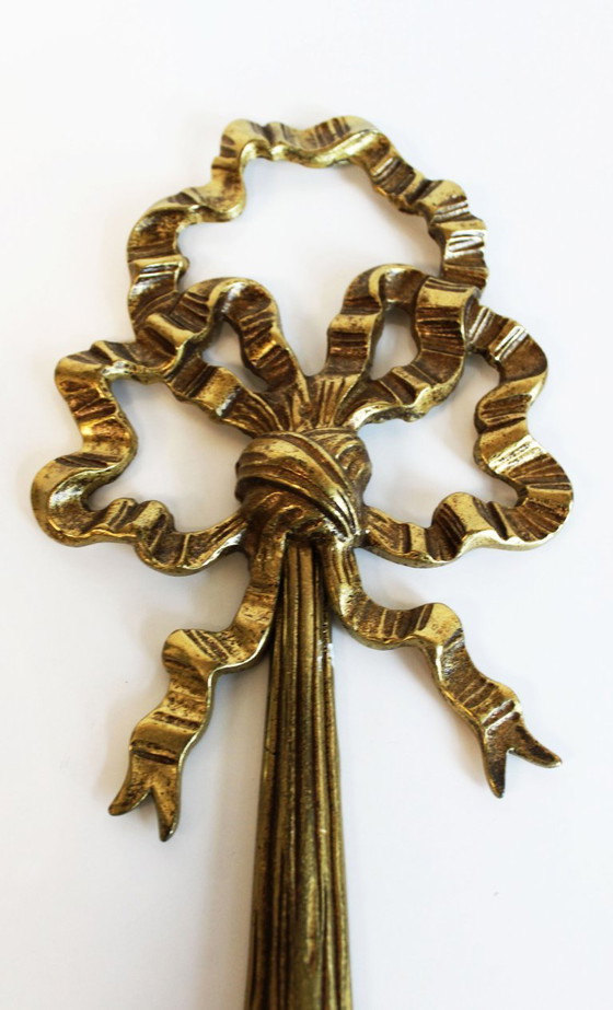 Image 1 of Paire d’appliques murales en bronze doré, Style Louis XVI.