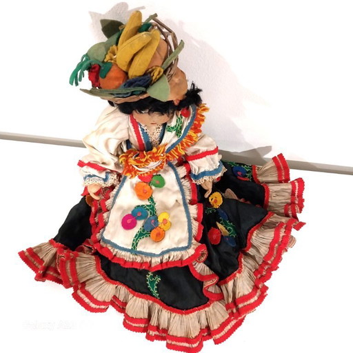 Handmade Vintage Folk Doll – 52 cm – Traditional Costume with Felt Embroidery | Ethnic Textile Doll | 1950s–1960s Pannolenci .
