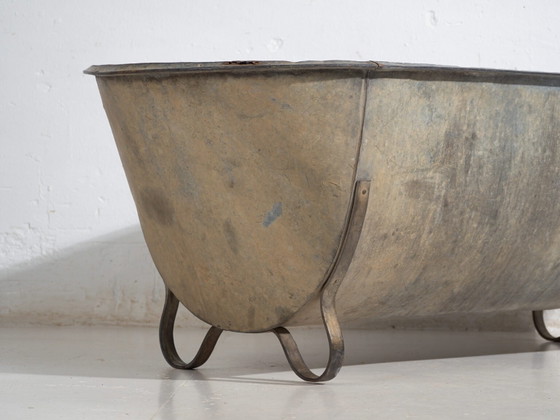 Bañera antigua de zinc galvanizado – Tina industrial europea – circa 1900 #7 – Accesorios de jardín, Iron (photo 14 of 34)