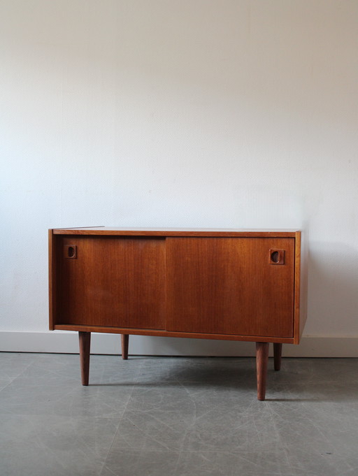 Buffet vintage danois en teck, très profond ! Idéal pour platines vinyles.