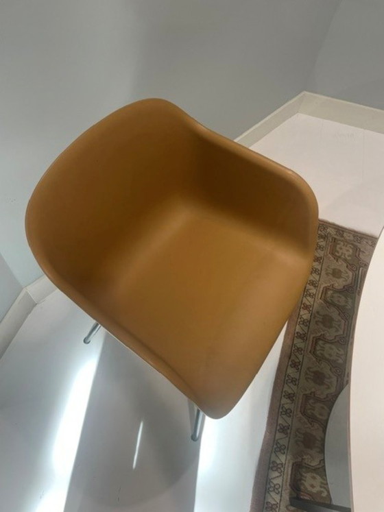 Muuto Chair, Fiber Armchair Tube Base in Ochre – Metal (photo 2 of 5)