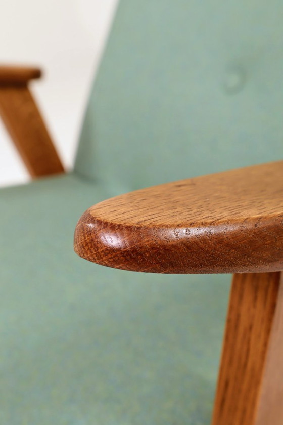 Image 1 of Fauteuil scandinave en laine verte naturelle et bois rustique de chêne