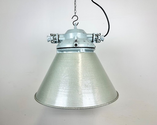 Lámpara industrial a prueba de explosiones con pantalla de aluminio de Elektrosvit, década de 1970