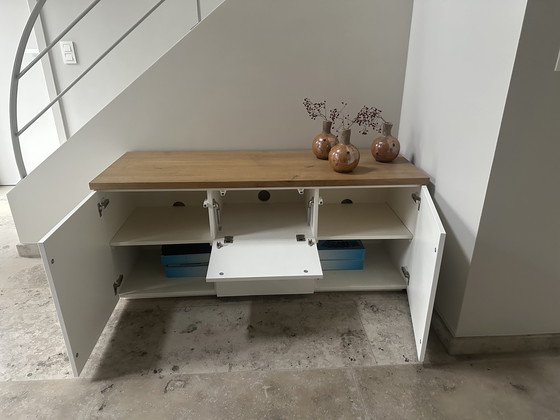 Image 1 of Mooie witte houten kast met eiken blad 