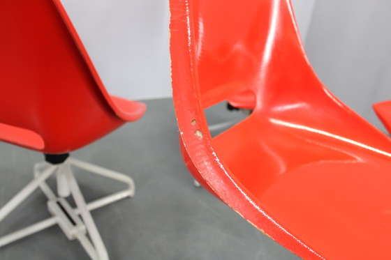 Image 1 of 1960er Jahre Miroslav Navratil Satz von acht Stühlen aus Fiberglas für Vertex, Tschechoslowakei