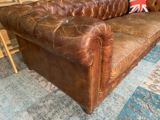Image 1 of Magnifique canapé Chesterfield XXL, cigares vintage
