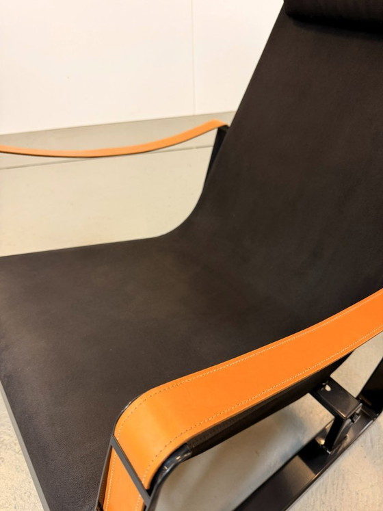 Image 1 of Poltrona Cité' in pelle e acciaio di Jean Prouvé per Vitra, 2002