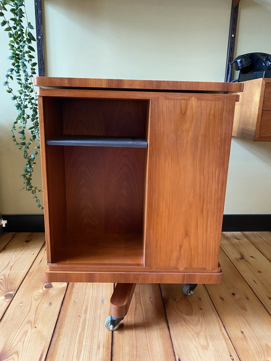 Image 1 of Giorgetti boekenmolen bijzettafel 