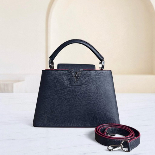LOUIS VUITTON CAPUCINES BB - TAURILLON KALFSLEER MET NERF, MARINE ROGUE, MARINEBLAUW