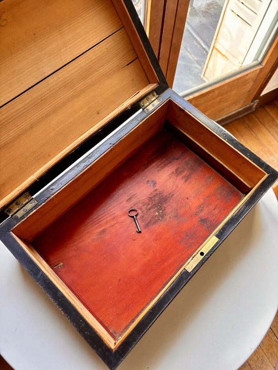 Image 1 of Große Holzkiste aus dem 19. Jahrhundert