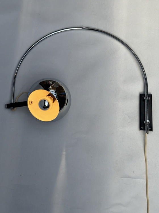 Image 1 of Seltene Herda-Bogenwandleuchte aus Chrom | Weltraumzeitalter | Mid-Century Modern