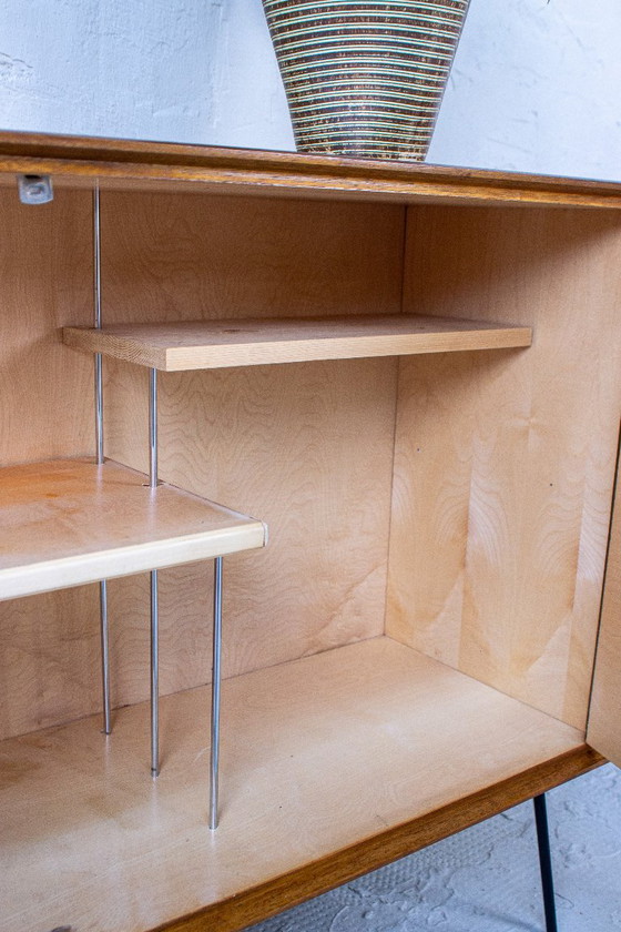 Vintage ladekast/dressoir/minibar van teakhout met notenhouten accenten, midden 20e eeuw, jaren 60. (photo 12 of 13)