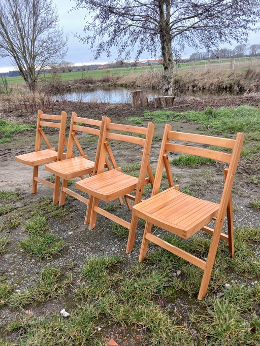 Satz Klappstühle