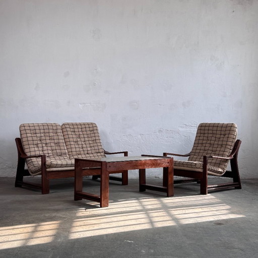 Salotto vintage con tavolino da caffè e motivo scozzese ungherese, anni '70