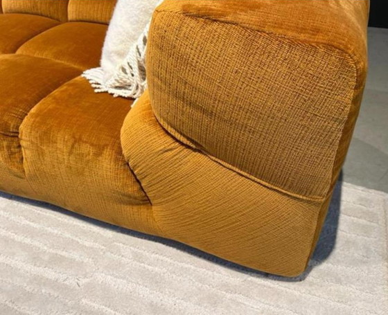 Image 1 of B&B Italia Tufty Time 109x300cm stof car. Extra Enia oker