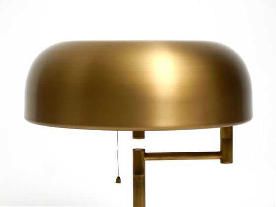 Image 1 of Straordinaria lampada da tavolo XXL in ottone di Staff del 1960 con snodo girevole