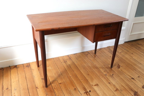 Image 1 of Klein vintage Scandinavisch teakhouten bureau uit de jaren 60.