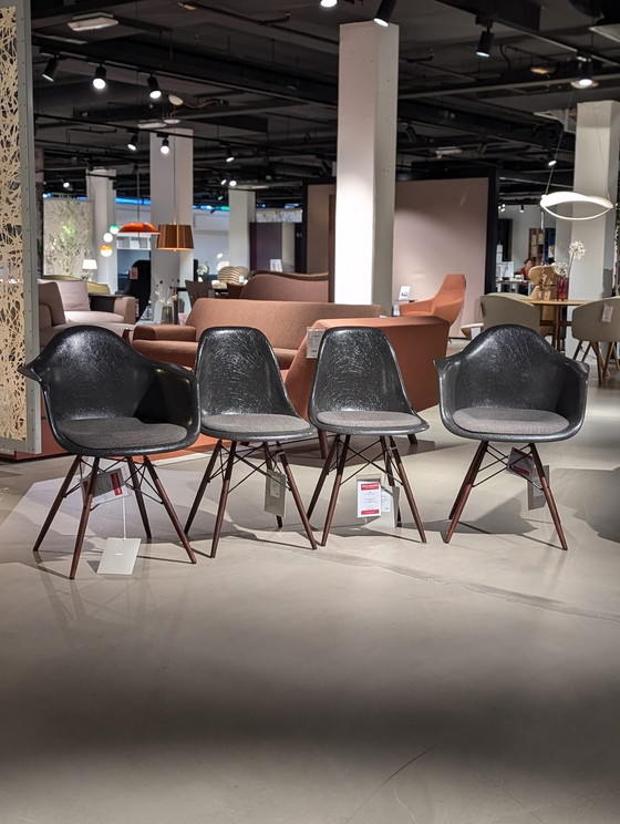 Image 1 of Vitra DAW/DSW dining chair (set of 4)