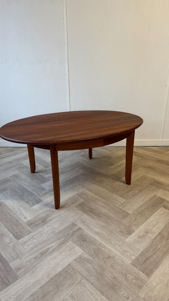 Image 1 of table basse ovale vintage en teck