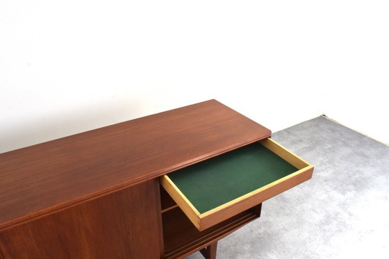 Image 1 of Aparador danés de teca de mediados de siglo de E.W. Bach, década de 1960.