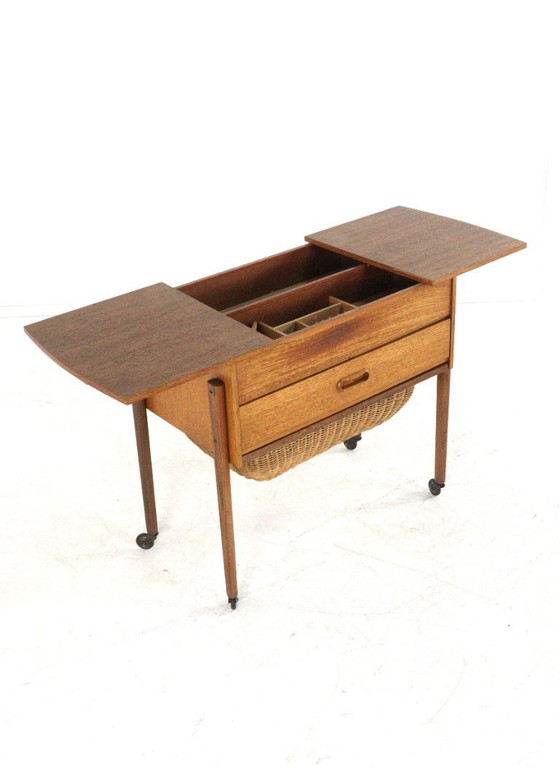 Image 1 of Vintage bijzetkastje kastje / naaikistje naaikastje Deens