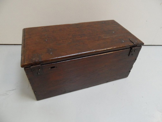 Image 1 of Coffre ancien en chêne