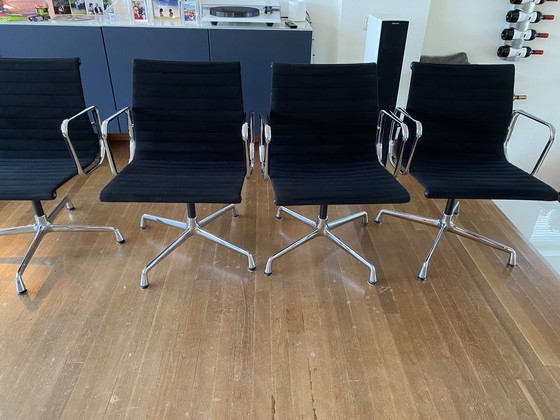 Image 1 of 4x Vitra Ea 108 Zwart (Hopsak Stof)