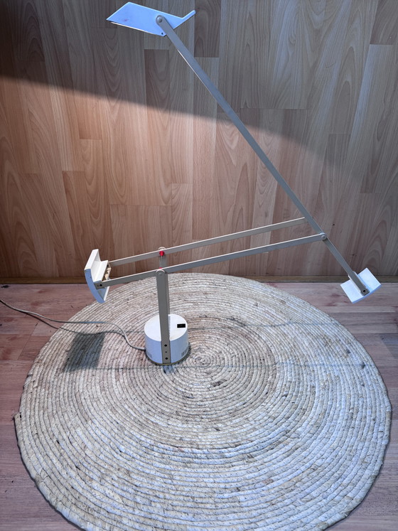 Image 1 of Lampada da tavolo Artemide Tizio - Design di Richard Sapper