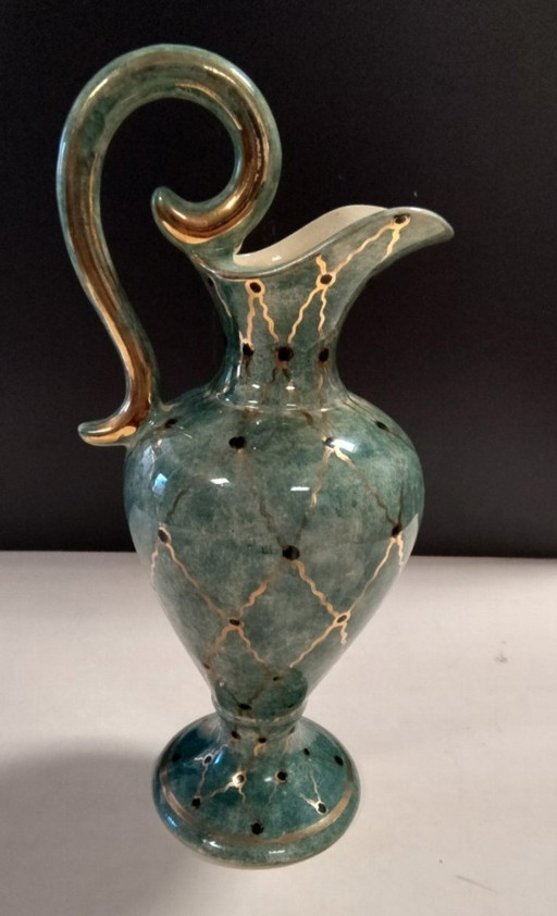 Brocca/vaso azzurro con manico e motivo a rombi in oro