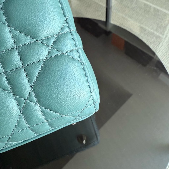 Image 1 of DIOR LADY SMALL FLAP - CANNAGE LAMSLEER GROEN MET GOUDEN BESLAG EN BEDELTJES