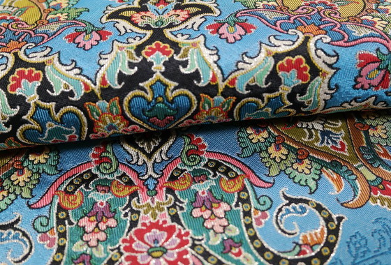 Image 1 of Oosters handgemaakt tafelkleed, zeer fijn vervaardigd uit zijden draden, 100 x 100 cm