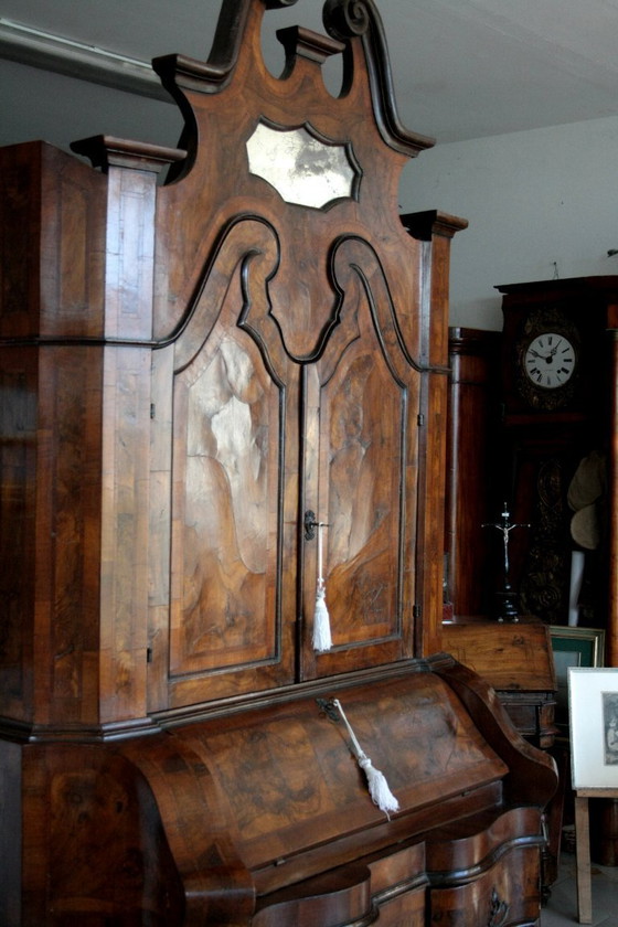 Image 1 of Originele Lombardische Italiaanse trumeau van walnoot en walnootwortelhout, 19e eeuw, Noord-Italië