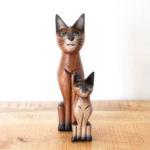 Vintage-Set handgeschnitzter Siamkatzen aus Holz: zwei Katzenfiguren im Stil der Volkskunst