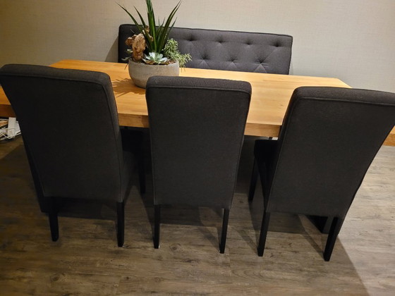 Image 1 of Esstisch aus Holz mit Essbank und 4 Stühlen