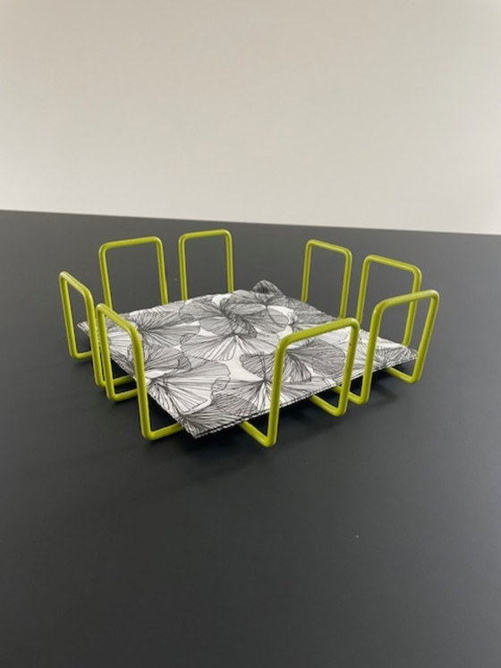 Image 1 of Servilletero de diseño retro verde lima