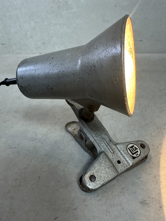 Image 1 of Vintage industriële klemspot - Lita