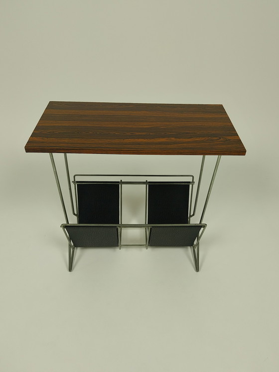 Image 1 of Table d'appoint vintage avec porte-revues, années 1960