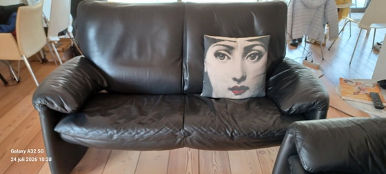2 schöne schwarze Leolux Sessel in sehr gutem Zustand – Sofagarnitur, Leather (photo 2 of 6)