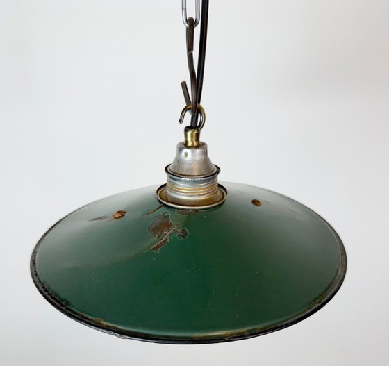 Industrial Green Enamel Light, 1950s – Pendant lamps, Iron, Metal (photo 7 of 17)