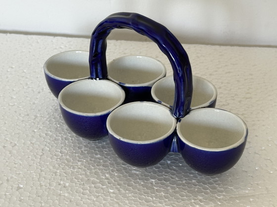 Image 1 of Juego de hueveras de loza azul cobalto y blanca, circa 1900, taller de Georges Dreyfus