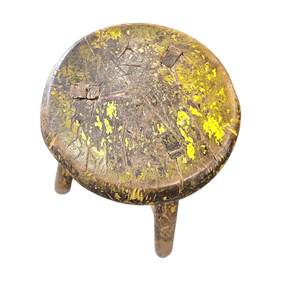 Primitieve houten driepoot kruk / hoogte 52 cm – Krukjes (photo 4 of 23)