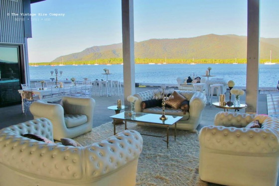 Image 1 of Blofield chesterfield sofa big blo 1 + chesterfield chair big blo 2